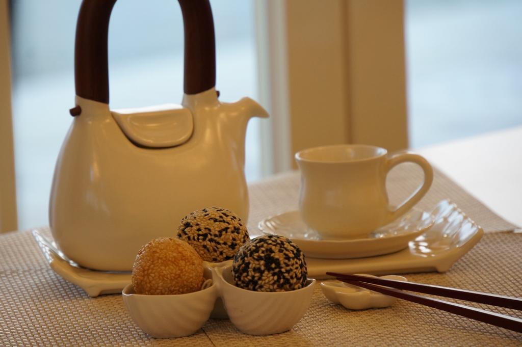 Ammi Cepu Hotel Екстериор снимка