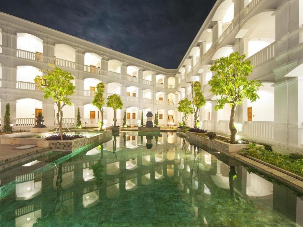 Ammi Cepu Hotel Екстериор снимка