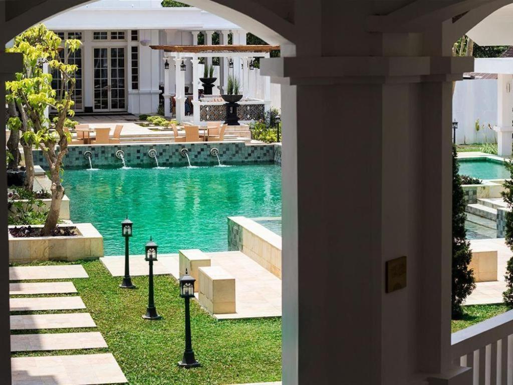 Ammi Cepu Hotel Екстериор снимка