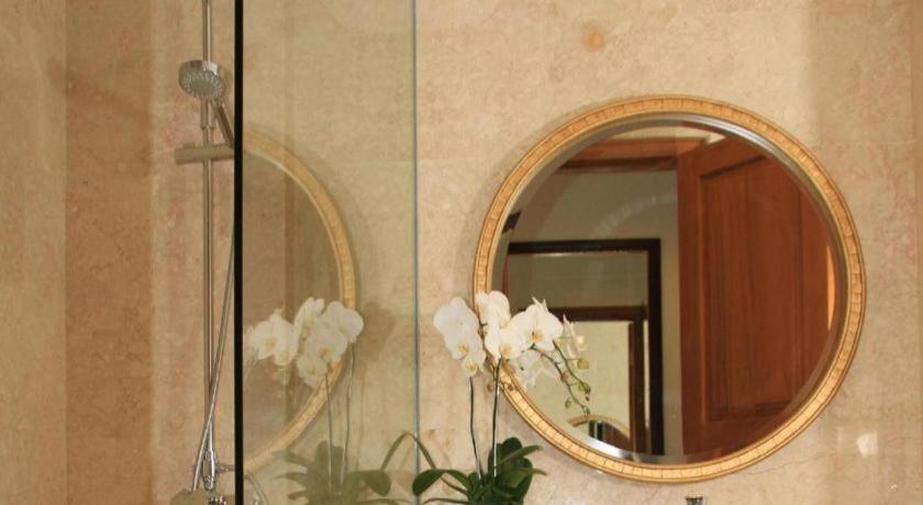 Ammi Cepu Hotel Екстериор снимка