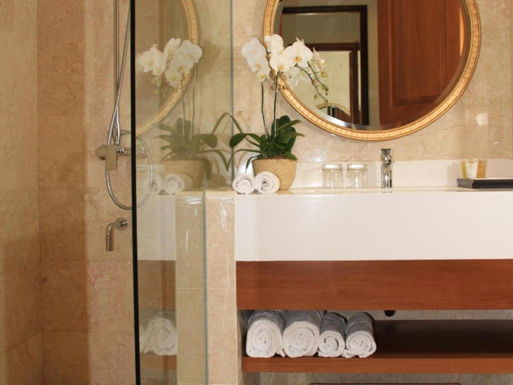 Ammi Cepu Hotel Екстериор снимка